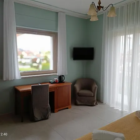 Mariana Couette-café Saluces